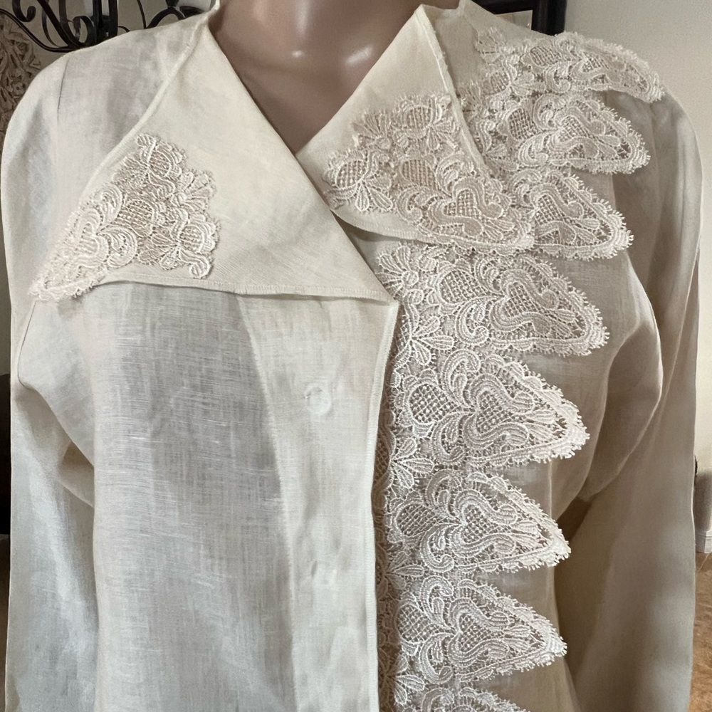 LINEN AND LACE TUNIC